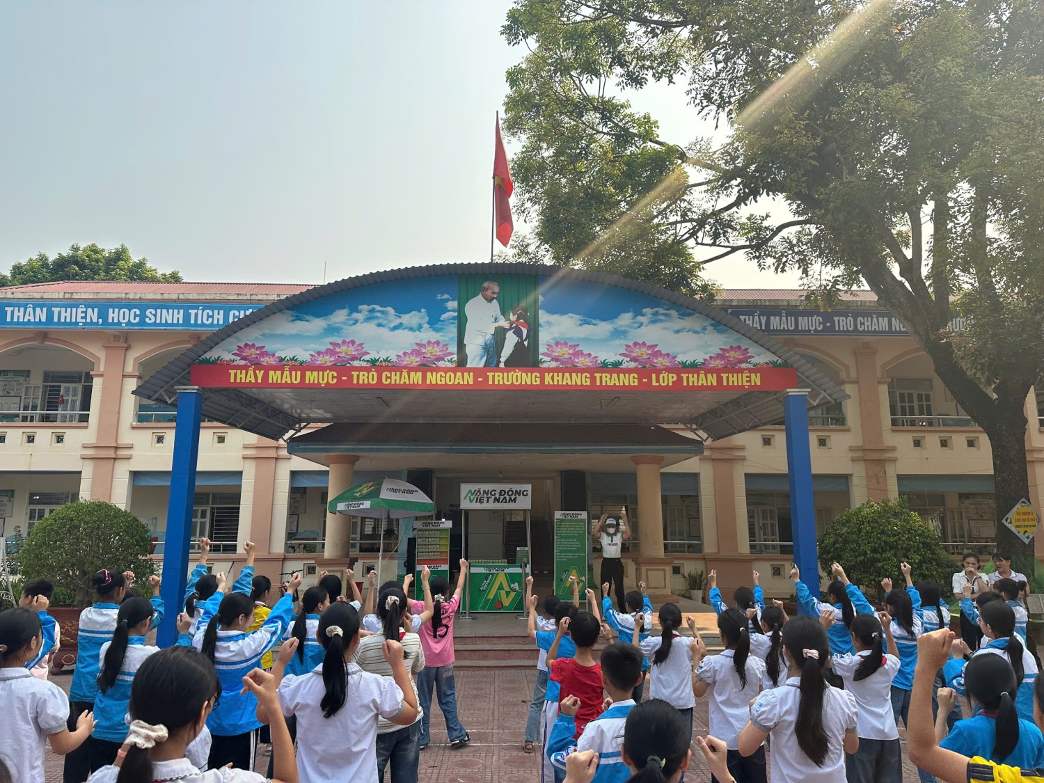 CHƯƠNG TRÌNH “SỮA HỌC ĐƯỜNG”  NIỀM VUI TỪ NHỮNG HỘP SỮA MILO